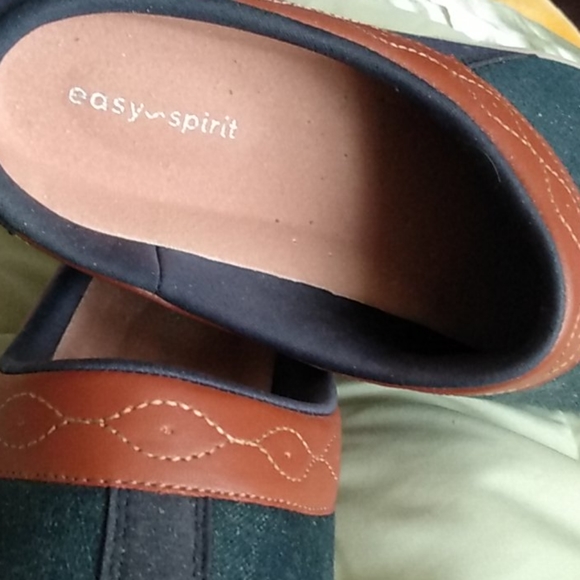 Clogs - Picture 2 of 2